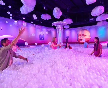 Bubble Planet Koln GRUPPENBUCHUNGEN UND PRIVATE VERANSTALTUNGEN